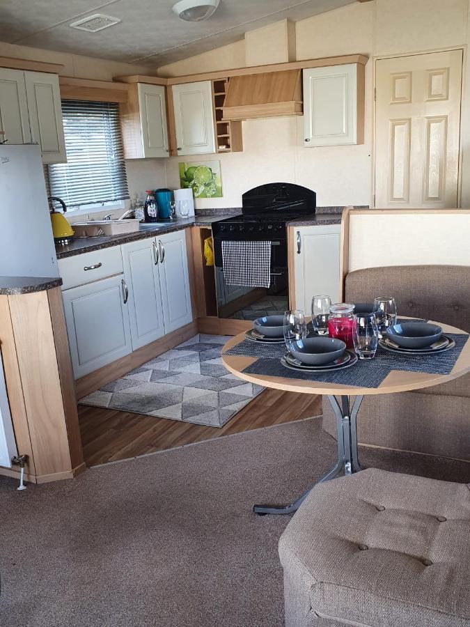Static Caravan N Wales Lyonsrobinhood Rhyl * Meliden
