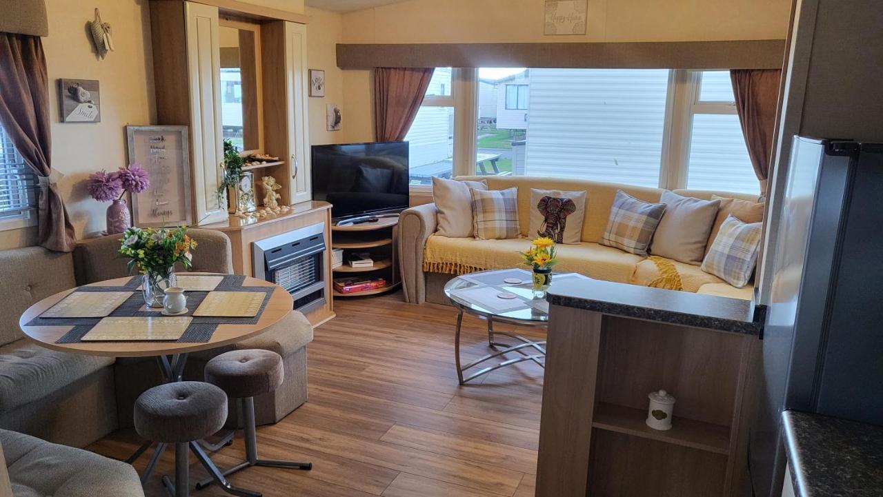 Holiday home Static Caravan N Wales Lyonsrobinhood Rhyl *